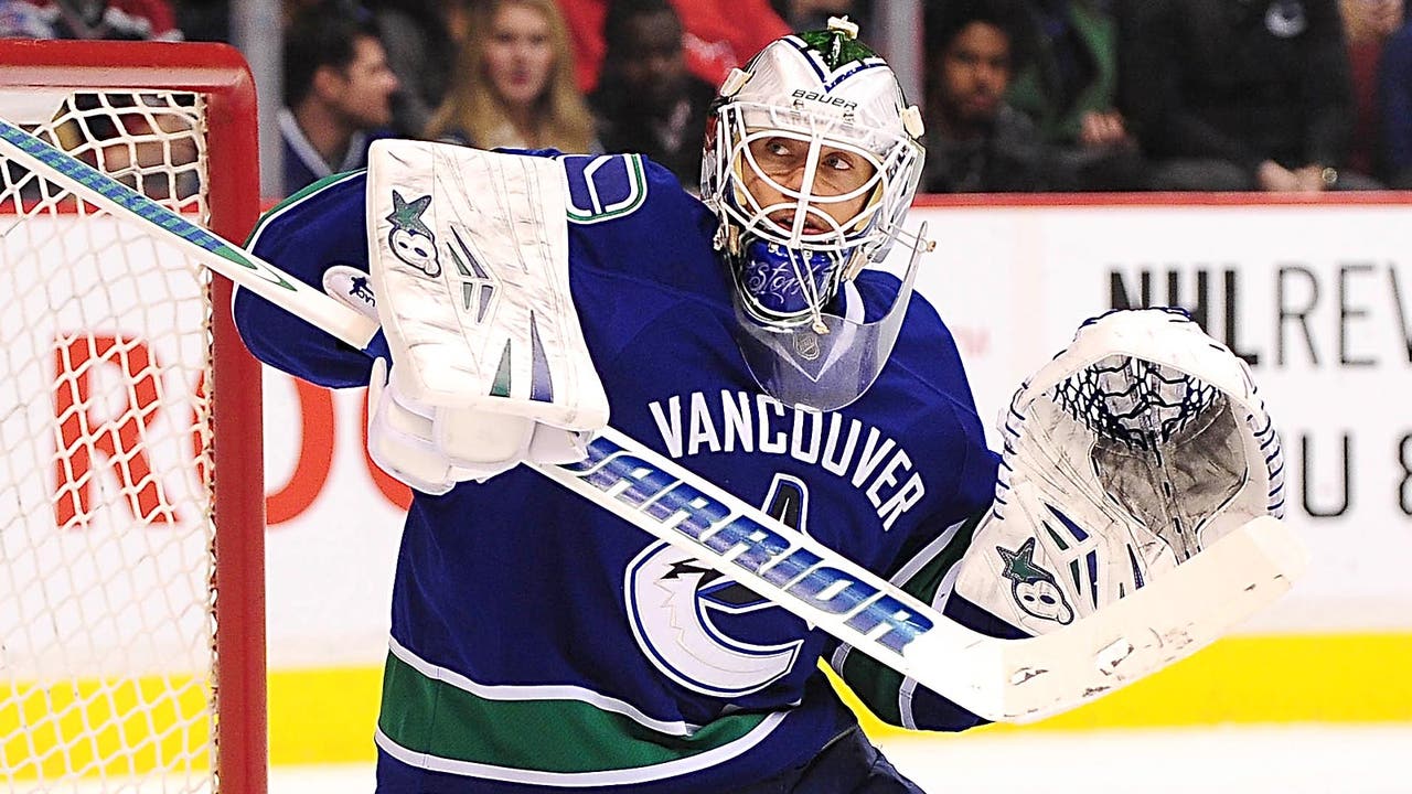 Hansen scores lone goal as Canucks, Lack blank Blues